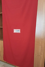 Ширма (штора) защитная для панелей РЗА со знаком "Стой напряжение"
